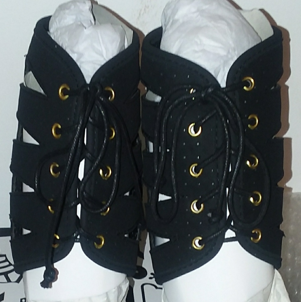 🛑QUPID Black Strappy Cage Lace Up Stiletto  Heels - Picture 7 of 7